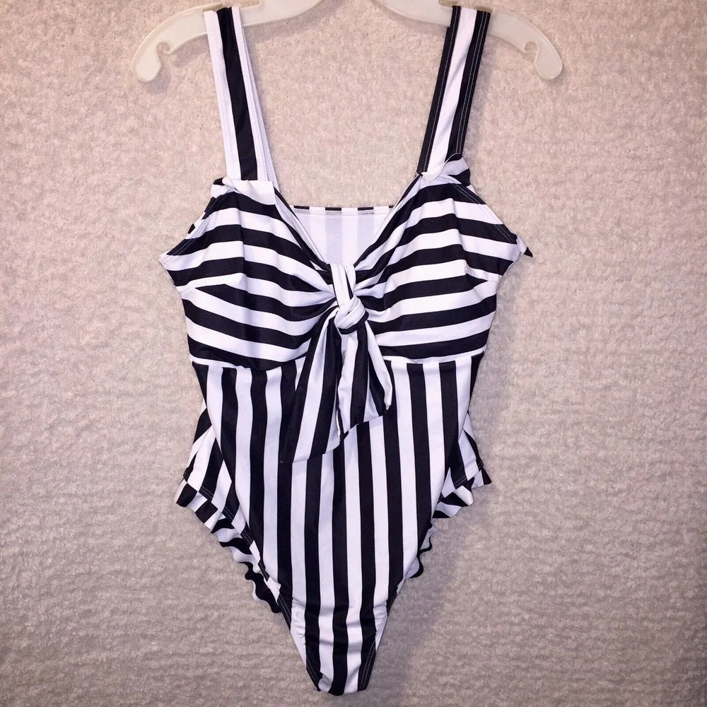 Unbranded Women's Polyester size XL Black n White striped One piece Swimsuit